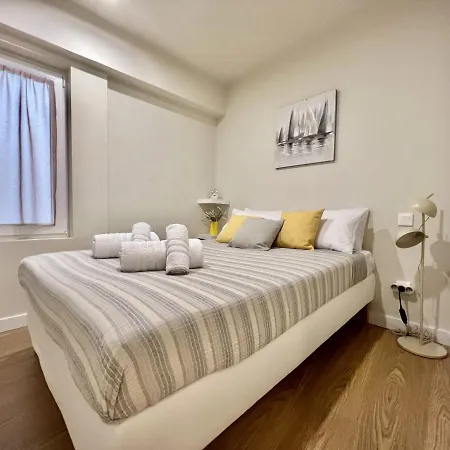 Cozy San Cristobal Apartment In Heart Of Alicante Exterior photo